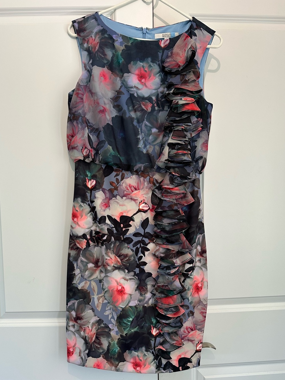 Badgley Mischka ruffle sheath dress with gorgeous floral print. Size 6